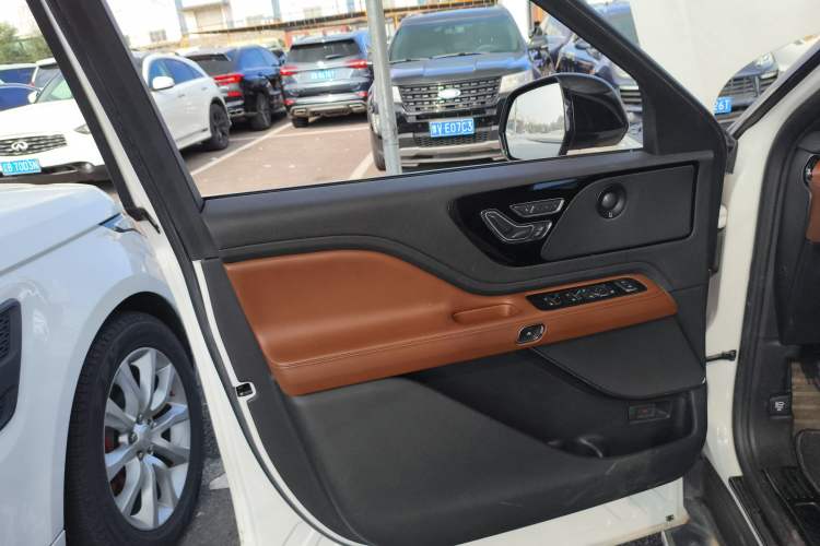 Used Lincoln Aviator 2021 3.0T V6 Four-Wheel Drive Zunya Edition Left Front Door Interior