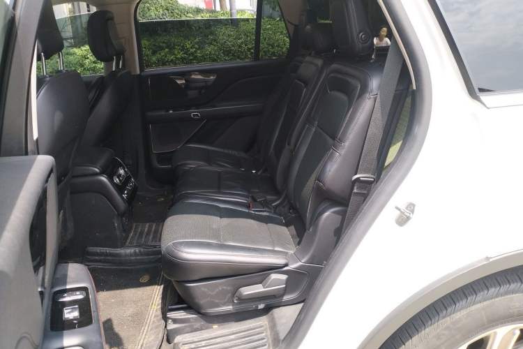 Used Lincoln Aviator 2021 3.0T V6 Four-Wheel Drive Luxury Edition Left Rear Seat