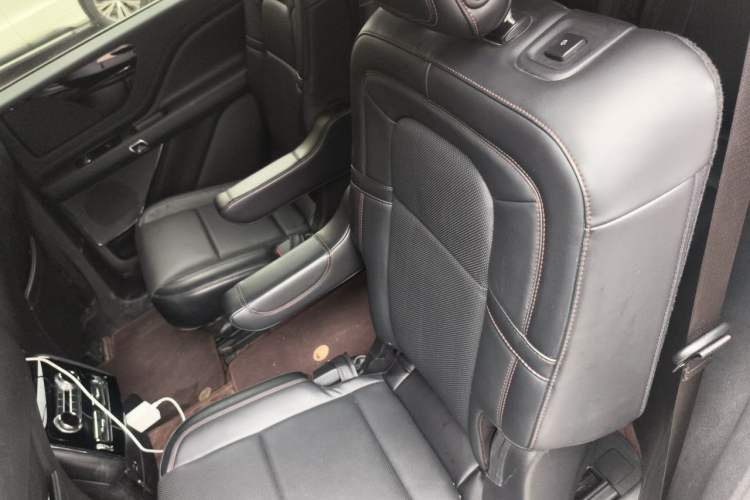 Used Lincoln Aviator 2021 3.0T V6 Four-Wheel Drive Luxury Edition Left Rear Seat