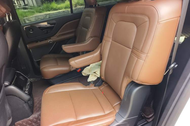 Used Lincoln Aviator 2021 3.0T V6 Four-Wheel Drive Zunya Edition Left Rear Seat