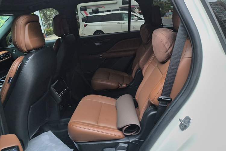 Used Lincoln Aviator 2021 3.0T V6 Four-Wheel Drive Zunya Edition Left Rear Seat