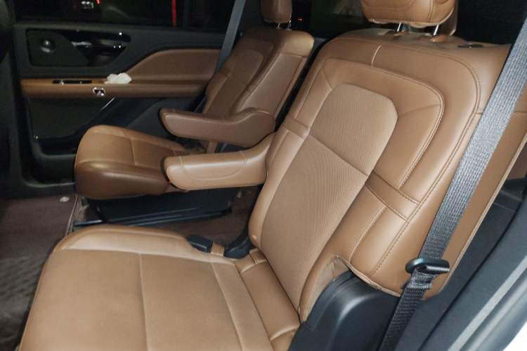 Used Lincoln Aviator 2021 3.0T V6 Four-Wheel Drive Zunya Edition Left Rear Seat