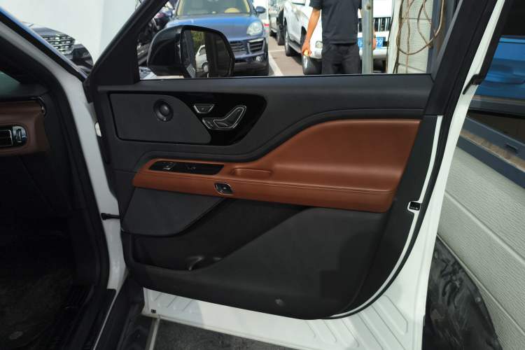 Used Lincoln Aviator 2021 3.0T V6 Four-Wheel Drive Zunya Edition Right Front Door Interior