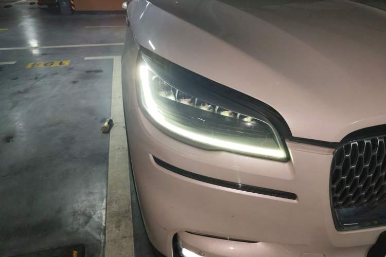 Used Lincoln Aviator 2021 3.0T V6 Four-Wheel Drive Luxury Edition Right Front Headlight