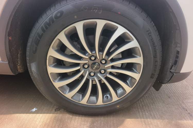Used Lincoln Aviator 2021 3.0T V6 Four-Wheel Drive Zunya Edition Right Front Wheel Hub
