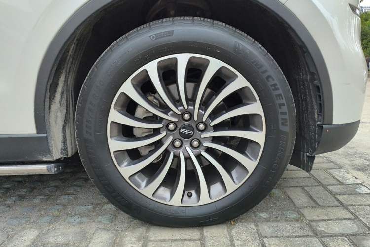 Used Lincoln Aviator 2021 3.0T V6 Four-Wheel Drive Zunya Edition Right Front Wheel Hub