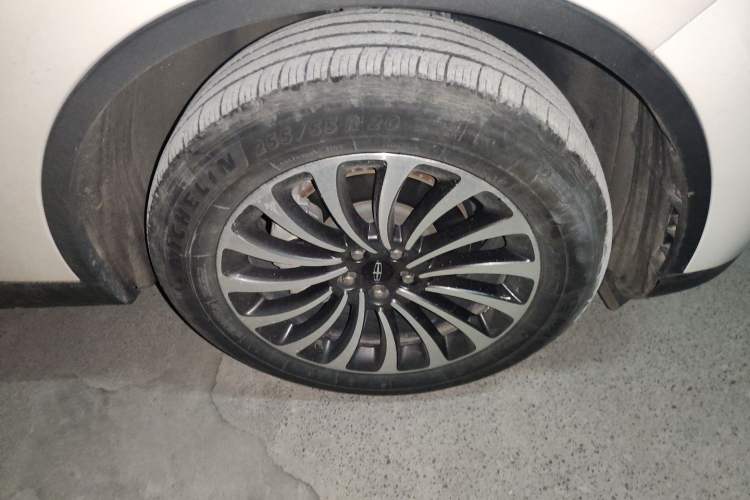 Used Lincoln Aviator 2021 3.0T V6 Four-Wheel Drive Zunya Edition Right Front Wheel Hub