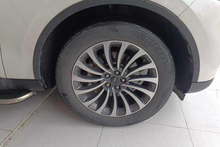 Used Lincoln Aviator 2021 3.0T V6 Four-Wheel Drive Zunya Edition Right Front Wheel Hub