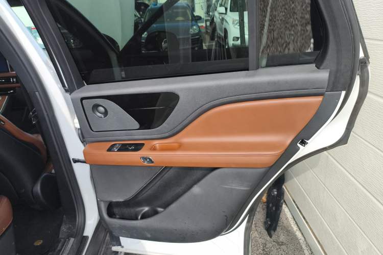 Used Lincoln Aviator 2021 3.0T V6 Four-Wheel Drive Zunya Edition Right Rear Door Interior