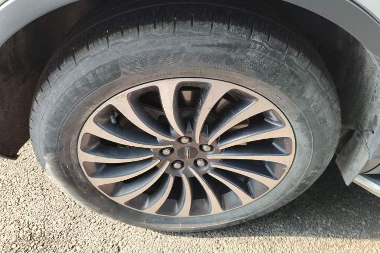 Used Lincoln Aviator 2021 3.0T V6 Four-Wheel Drive Zunya Edition Right Rear Wheel Hub