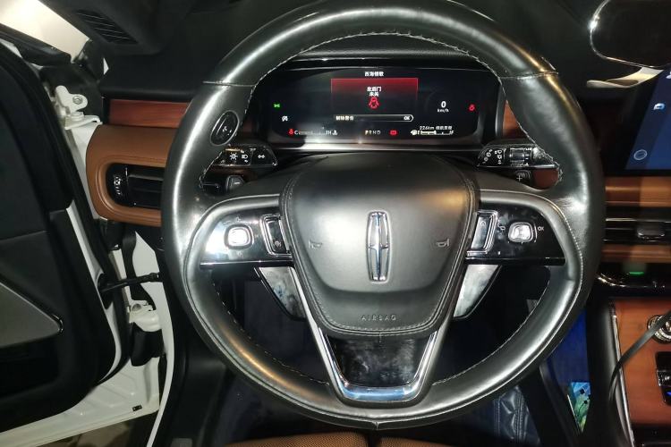 Used Lincoln Aviator 2021 3.0T V6 All-Wheel-Drive Executive Edition Steering Wheel