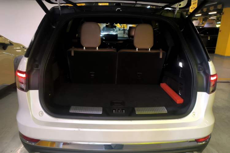 Used Lincoln Aviator 2021 3.0T V6 Four-Wheel Drive Zunya Edition Trunk