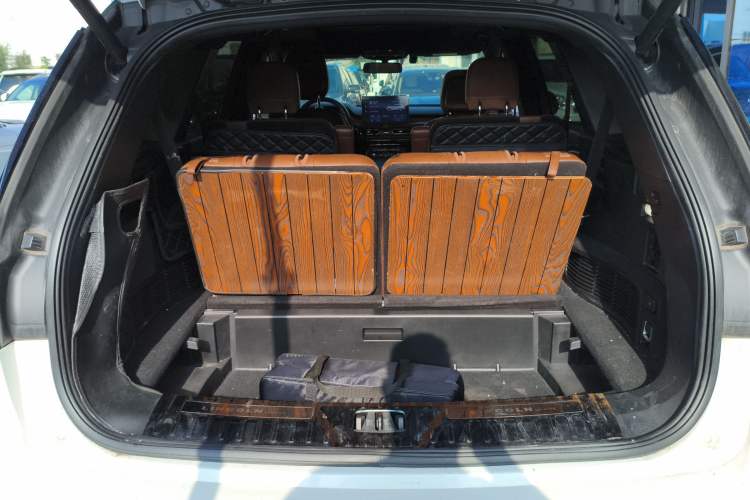 Used Lincoln Aviator 2021 3.0T V6 Four-Wheel Drive Zunya Edition Trunk