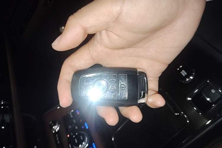 Used Lincoln Aviator 2021 3.0T V6 Four-Wheel Drive Zunya Edition Vehicle Key