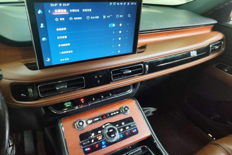 Used Lincoln Aviator 2022 3.0T V6 Four-Wheel Drive Luxury Edition Audio And AC Panel