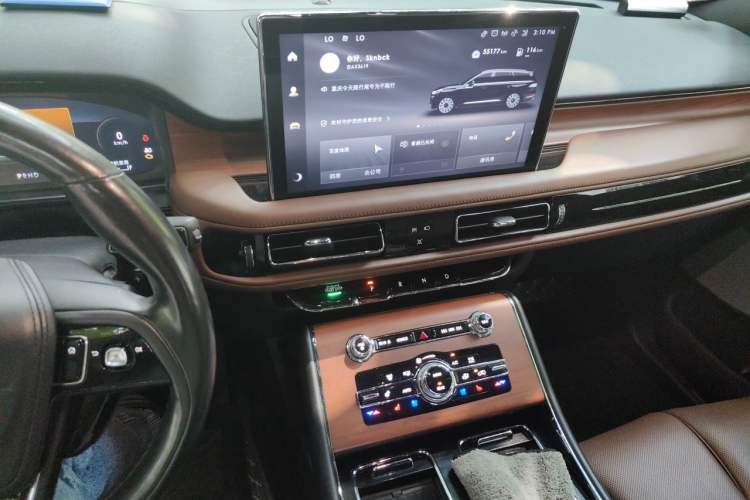 Used Lincoln Aviator 2022 3.0T V6 Four-Wheel Drive Executive Edition Audio And AC Panel