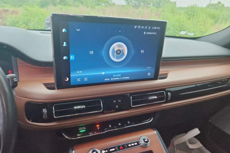 Used Lincoln Aviator 2022 3.0T V6 Four-Wheel Drive Executive Edition Audio And AC Panel
