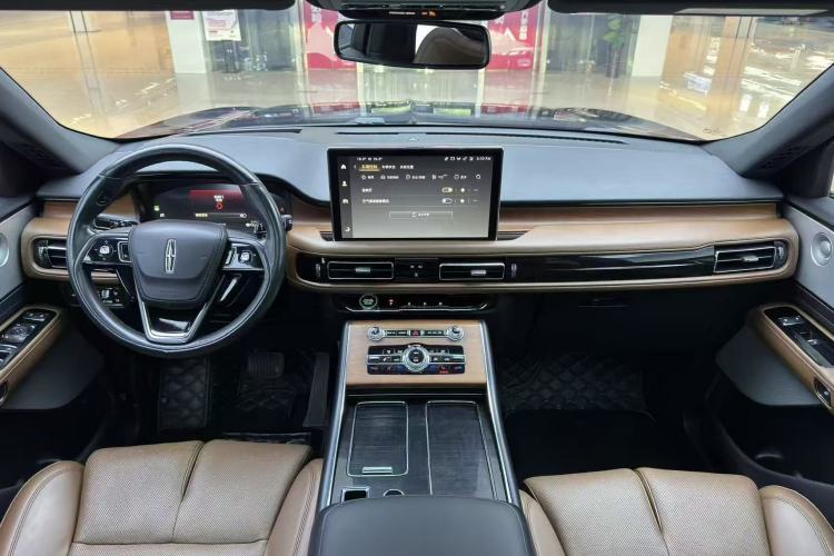 Used Lincoln Aviator 2022 3.0T V6 Four-Wheel Drive Executive Edition Center Console
