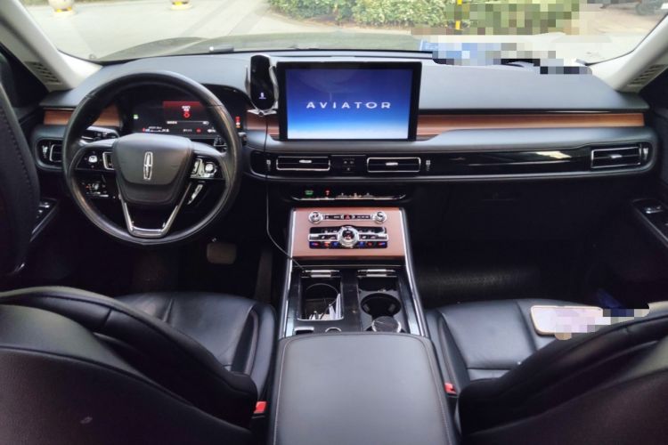 Used Lincoln Aviator 2022 3.0T V6 Four-Wheel Drive Luxury Edition Center Console