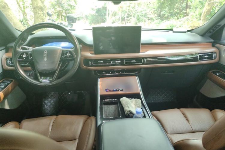 Used Lincoln Aviator 2022 3.0T V6 Four-Wheel Drive Executive Edition Center Console