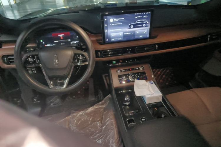 Used Lincoln Aviator 2022 3.0T V6 Four-Wheel Drive Executive Edition Center Console