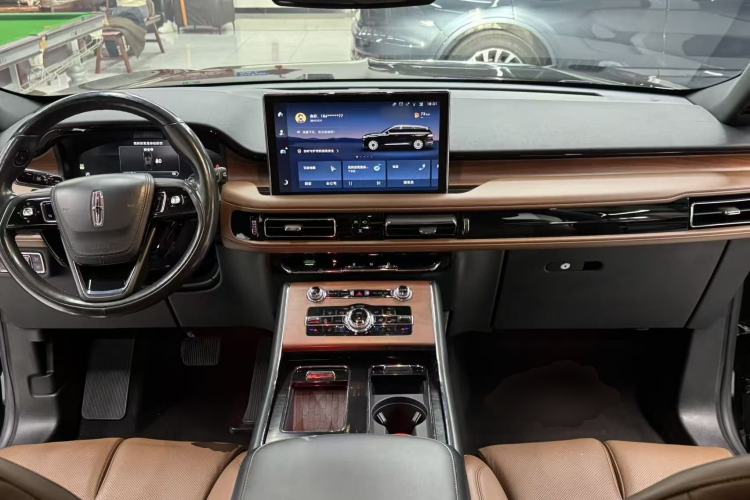 Used Lincoln Aviator 2022 3.0T V6 Four-Wheel Drive Luxury Edition Center Console