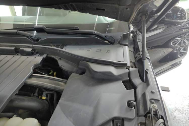 Used Lincoln Aviator 2022 3.0T V6 Four-Wheel Drive Luxury Edition Engine Bay Left