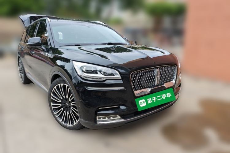 Used Lincoln Aviator 2022 3.0T V6 Four-Wheel Drive Executive Edition Front Right 45 Deg
