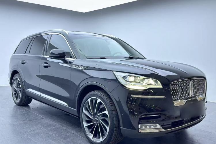 Used Lincoln Aviator 2022 3.0T V6 Four-Wheel Drive Executive Edition Front Right 45 Deg
