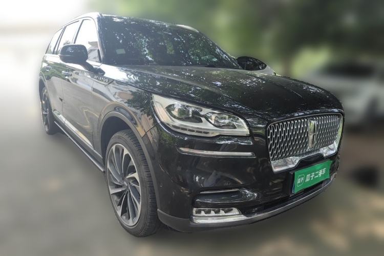 Used Lincoln Aviator 2022 3.0T V6 Four-Wheel Drive Executive Edition Front Right 45 Deg