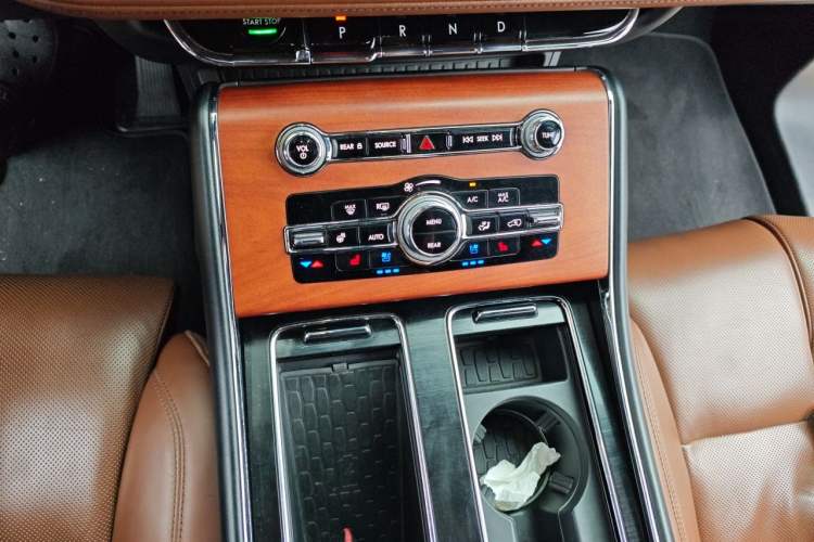 Used Lincoln Aviator 2022 3.0T V6 Four-Wheel Drive Executive Edition Gear Lever