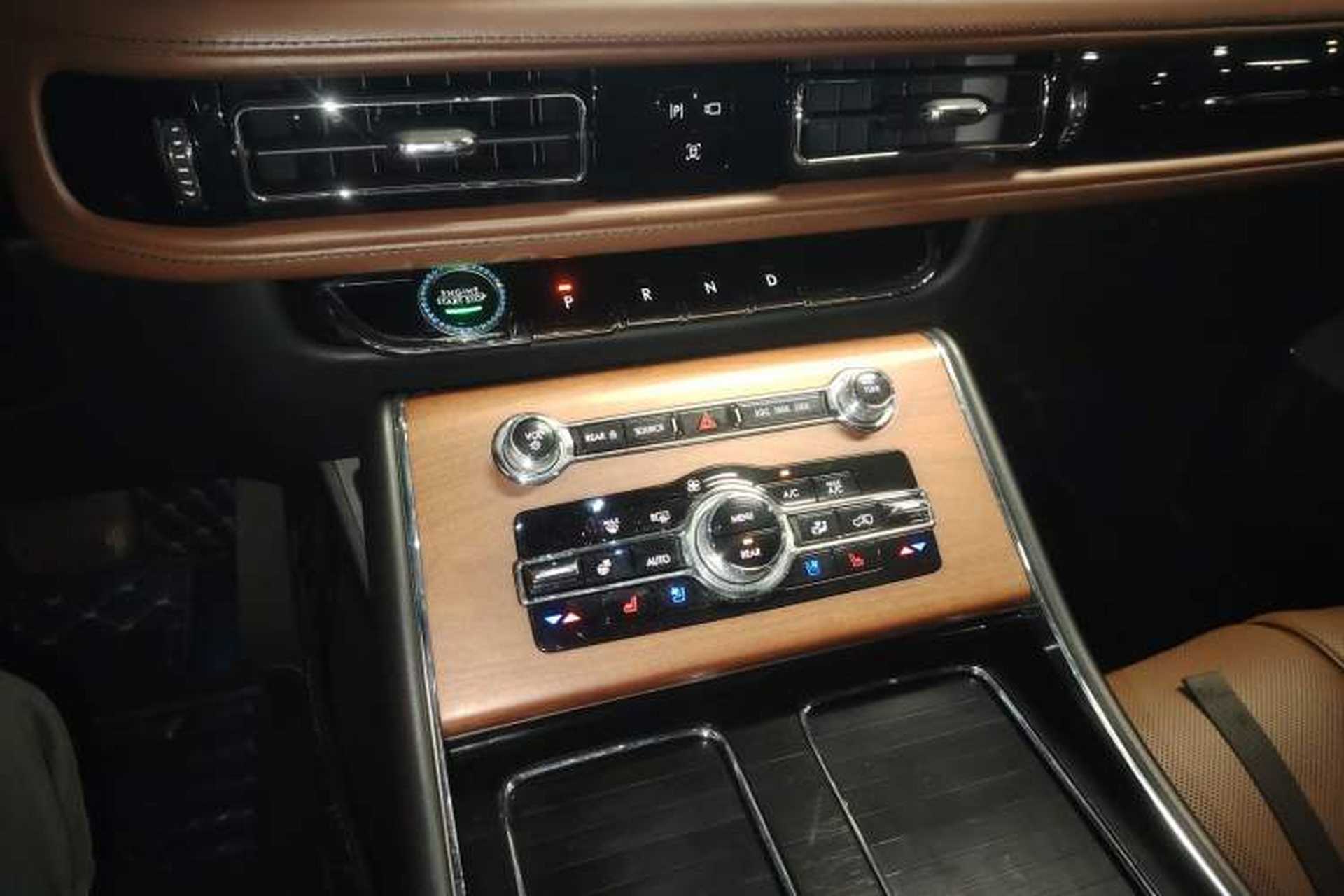 Used Lincoln Aviator 2022 3.0T V6 Four-Wheel Drive Executive Edition Gear Lever