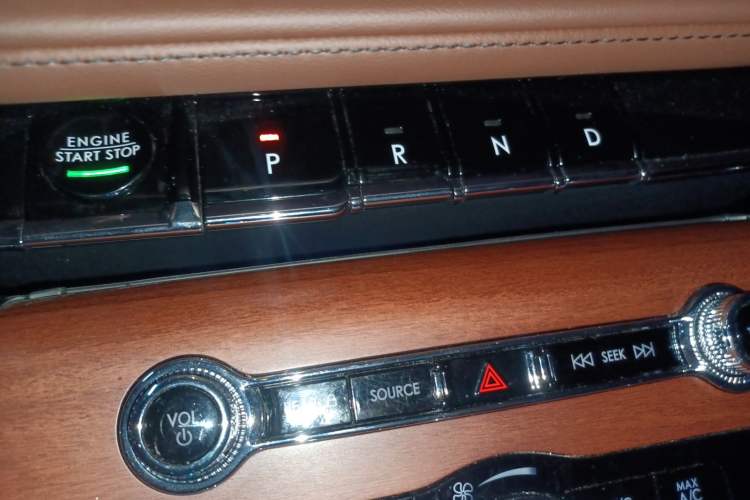 Used Lincoln Aviator 2022 3.0T V6 Four-Wheel Drive Luxury Edition Gear Lever
