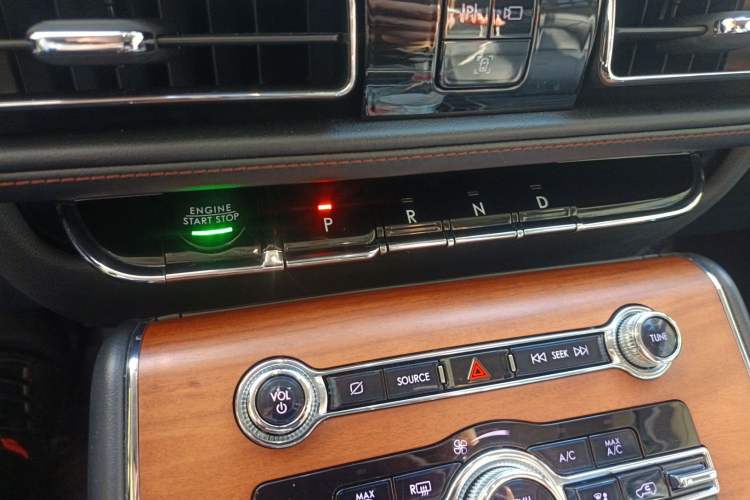 Used Lincoln Aviator 2022 3.0T V6 Four-Wheel Drive Luxury Edition Gear Lever
