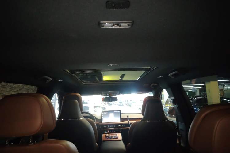 Used Lincoln Aviator 2022 3.0T V6 Four-Wheel Drive Executive Edition Headliner