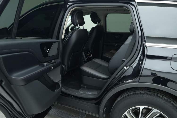 Used Lincoln Aviator 2022 3.0T V6 Four-Wheel Drive Luxury Edition Interior 2