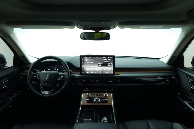Used Lincoln Aviator 2022 3.0T V6 Four-Wheel Drive Luxury Edition Interior 4