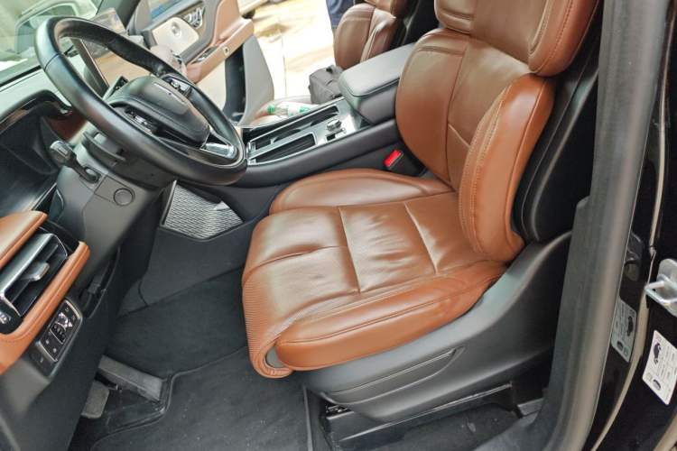 Used Lincoln Aviator 2022 3.0T V6 Four-Wheel Drive Executive Edition Left Front Seat