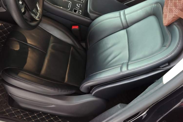 Used Lincoln Aviator 2022 3.0T V6 Four-Wheel Drive Luxury Edition Left Front Seat