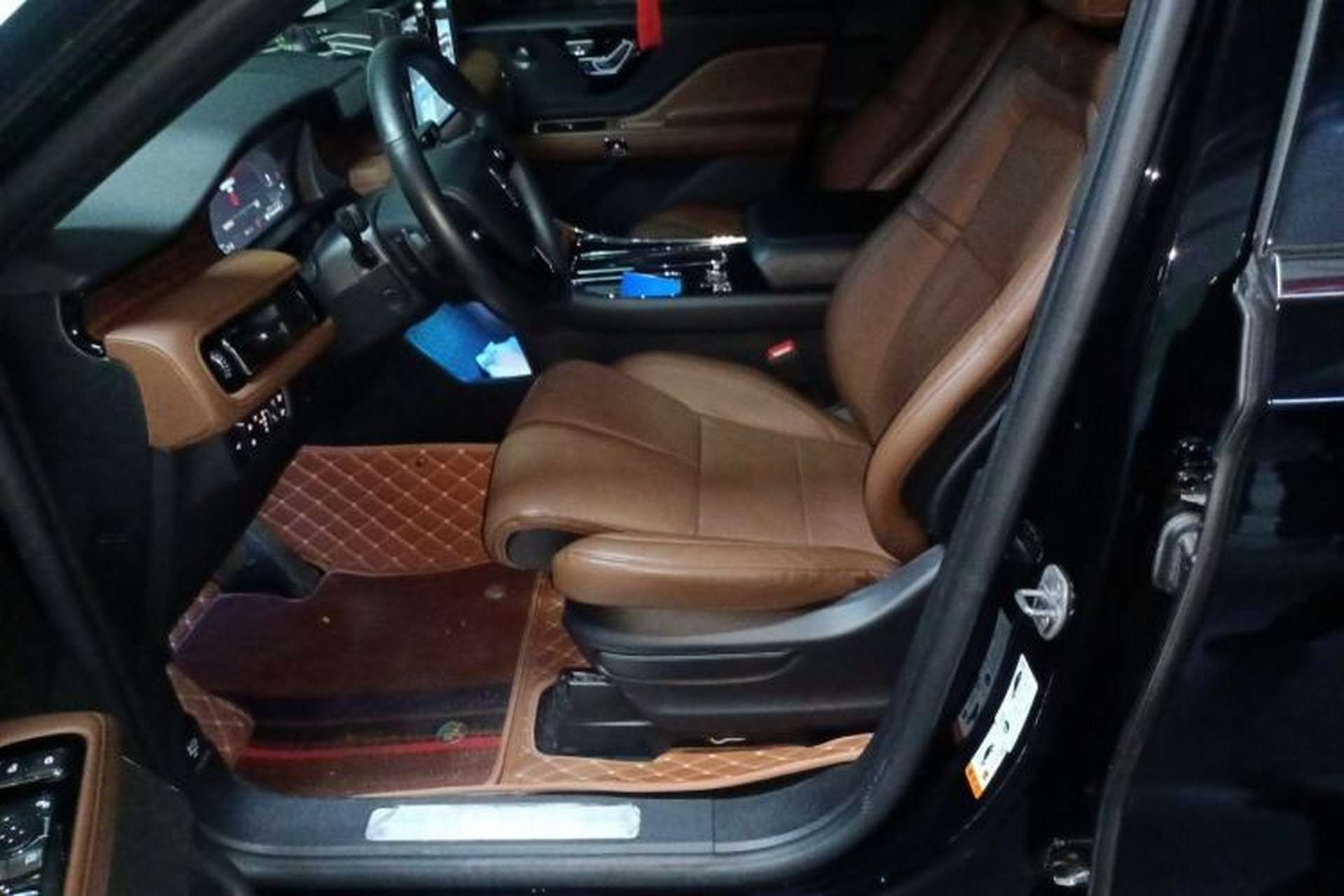 Used Lincoln Aviator 2022 3.0T V6 Four-Wheel Drive Luxury Edition Left Front Seat
