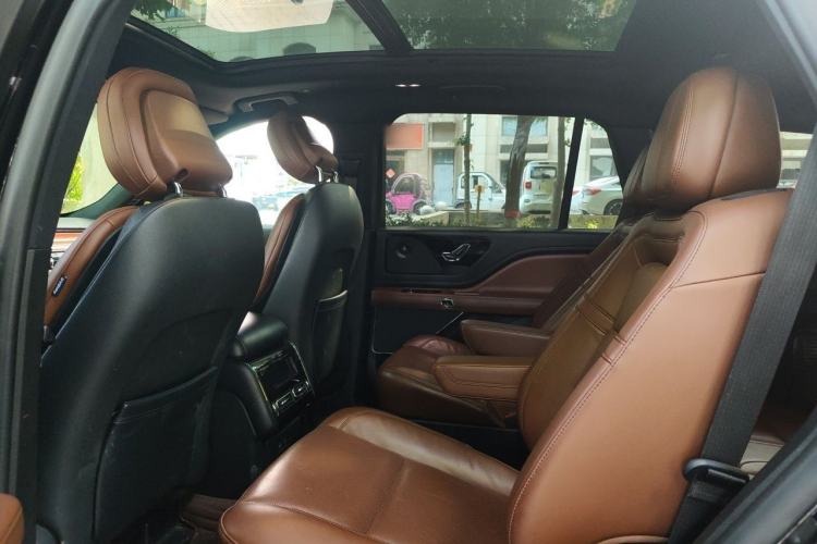 Used Lincoln Aviator 2022 3.0T V6 Four-Wheel Drive Luxury Edition Left Rear Seat