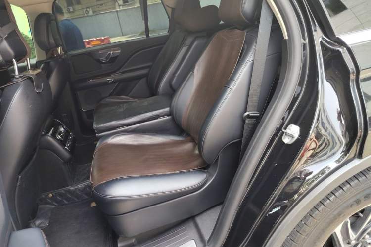 Used Lincoln Aviator 2022 3.0T V6 Four-Wheel Drive Luxury Edition Left Rear Seat