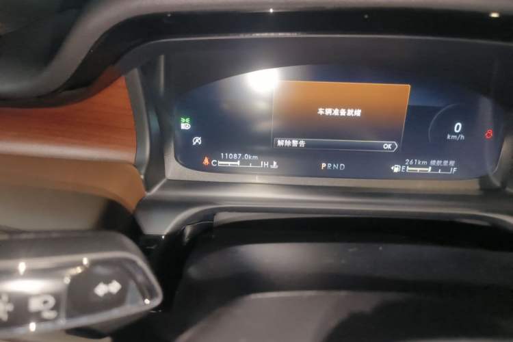 Used Lincoln Aviator 2022 3.0T V6 Four-Wheel Drive Executive Edition Odometer Close Up