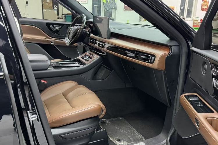 Used Lincoln Aviator 2022 3.0T V6 Four-Wheel Drive Luxury Edition Right Front Seat