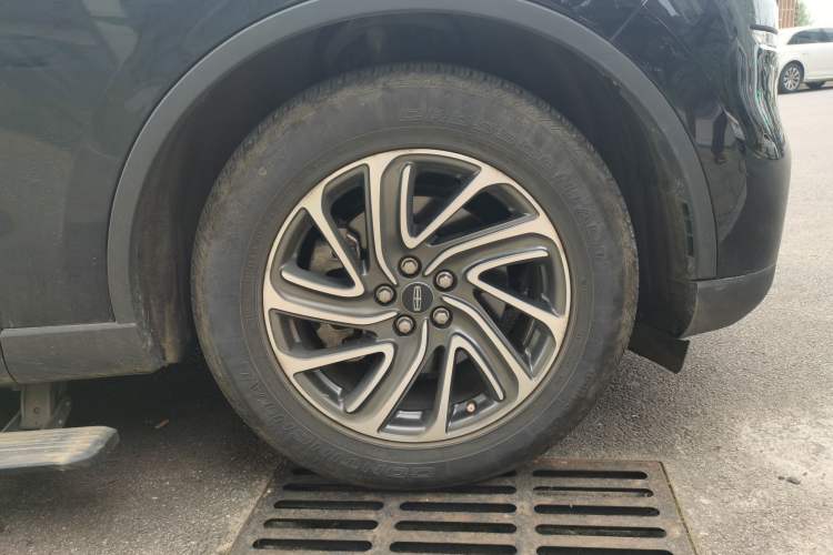Used Lincoln Aviator 2022 3.0T V6 Four-Wheel Drive Luxury Edition Right Front Wheel Hub