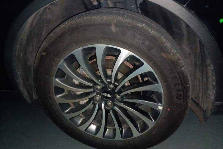 Used Lincoln Aviator 2022 3.0T V6 Four-Wheel Drive Luxury Edition Right Front Wheel Hub