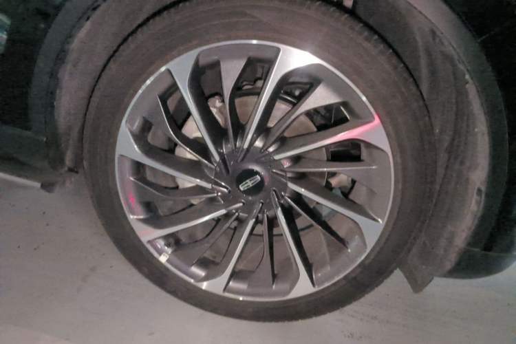 Used Lincoln Aviator 2022 3.0T V6 Four-Wheel Drive Executive Edition Right Front Wheel Hub
