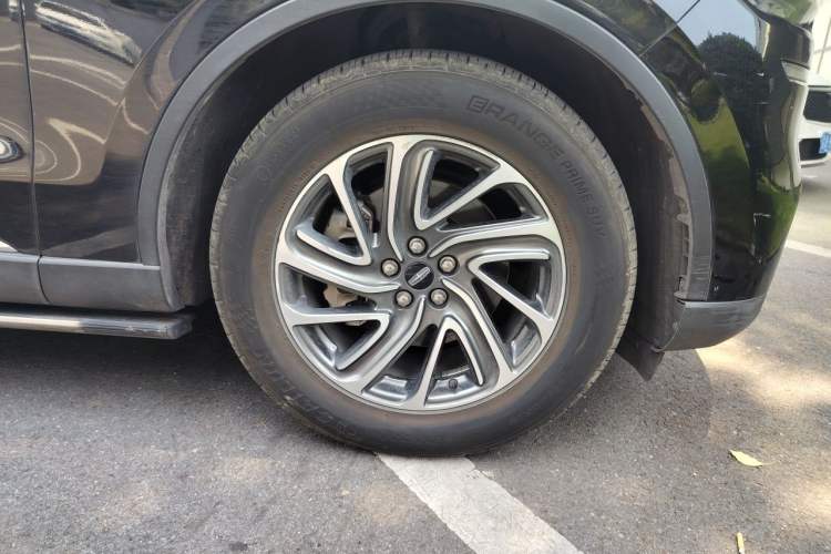 Used Lincoln Aviator 2022 3.0T V6 Four-Wheel Drive Luxury Edition Right Front Wheel Hub