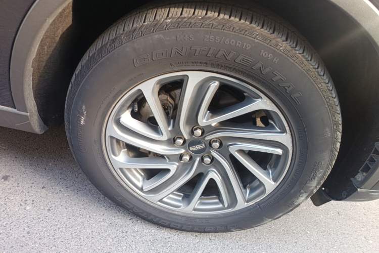 Used Lincoln Aviator 2022 3.0T V6 Four-Wheel Drive Luxury Edition Right Front Wheel Hub