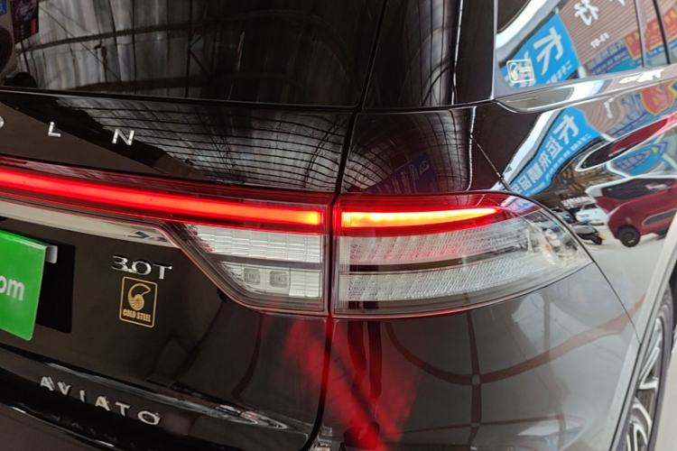 Used Lincoln Aviator 2022 3.0T V6 Four-Wheel Drive Luxury Edition Right Rear Taillight